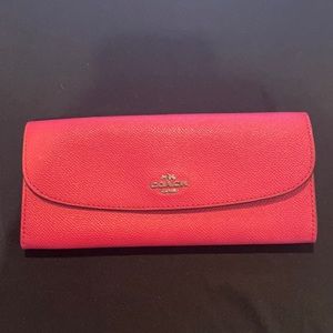 Coach wallet in crossgrain leather pink